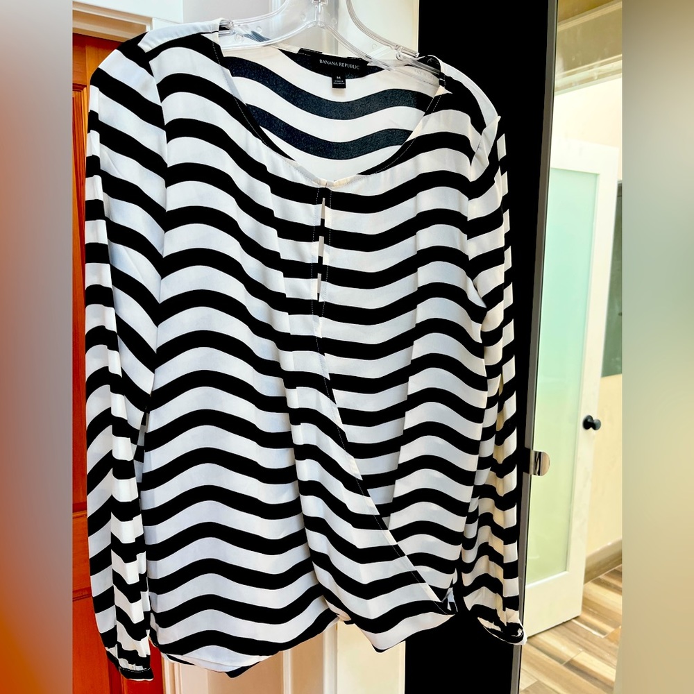 Banana republic blouse silk Medium